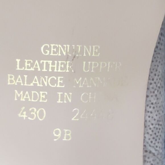 Newport News Ankle Booties Size 9B Tan Beige Textured/Heel Genuine Leather - Picture 9 of 9